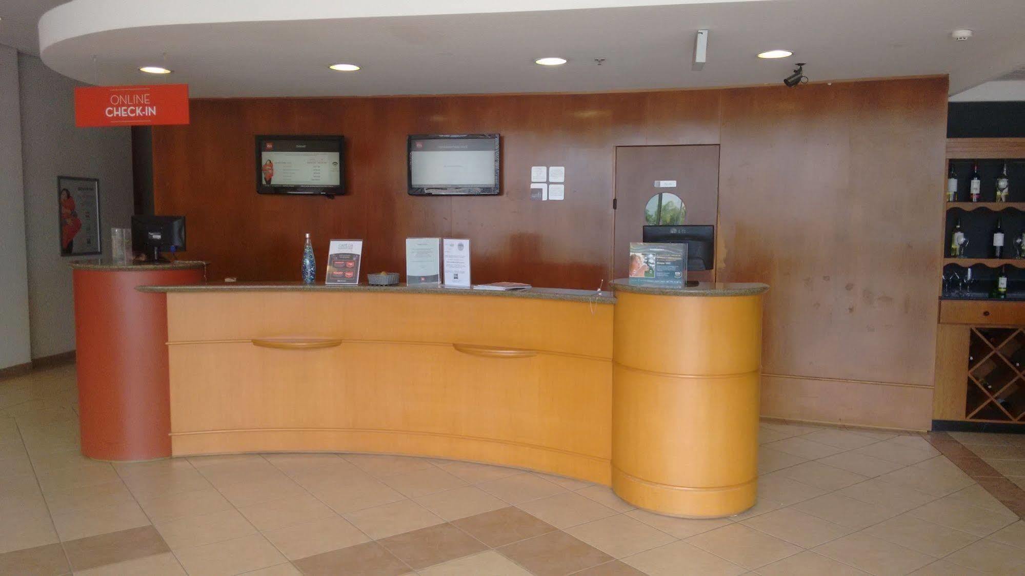 Ibis Navegantes Itajai Hotel Exterior photo