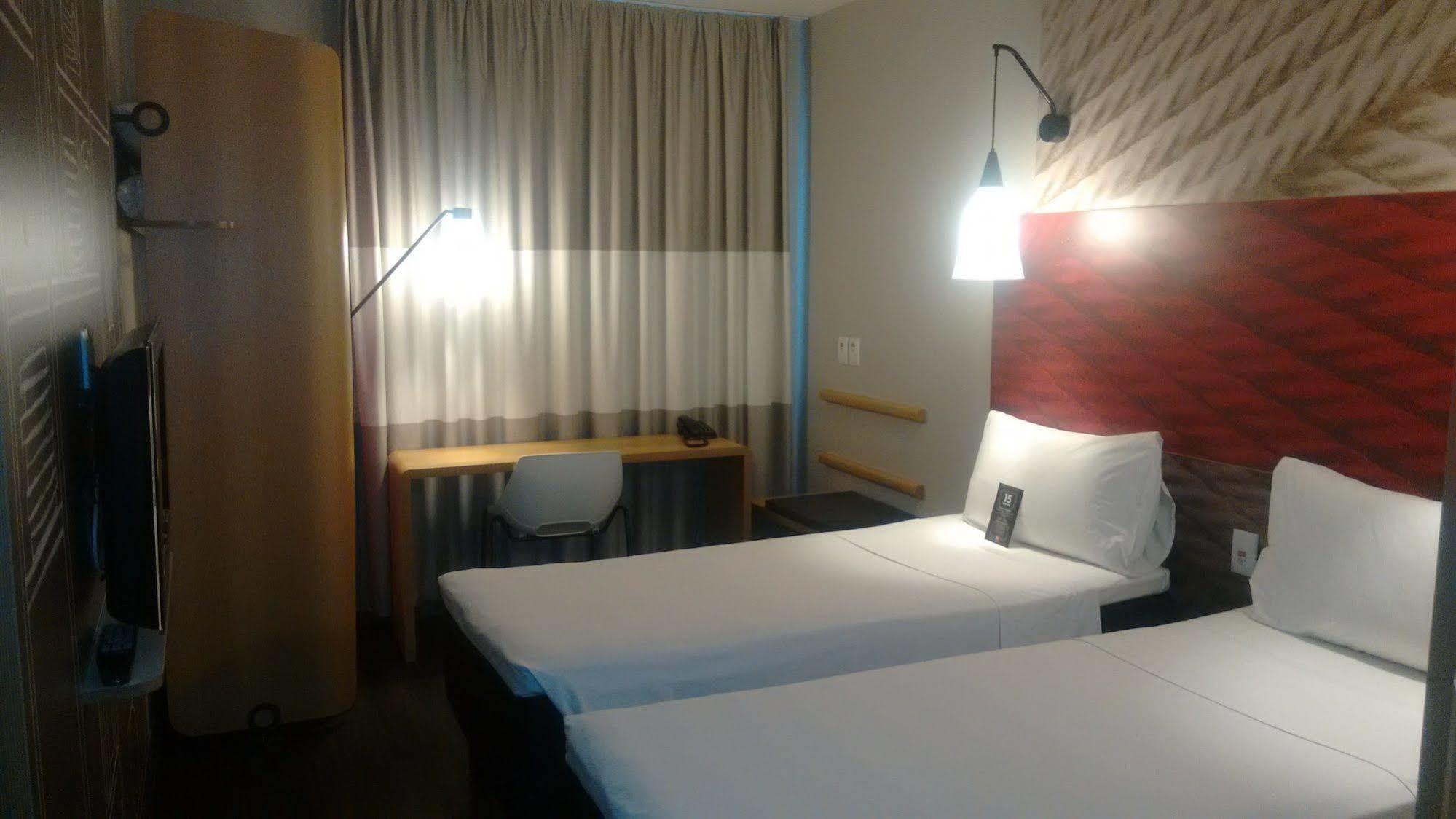 Ibis Navegantes Itajai Hotel Exterior photo